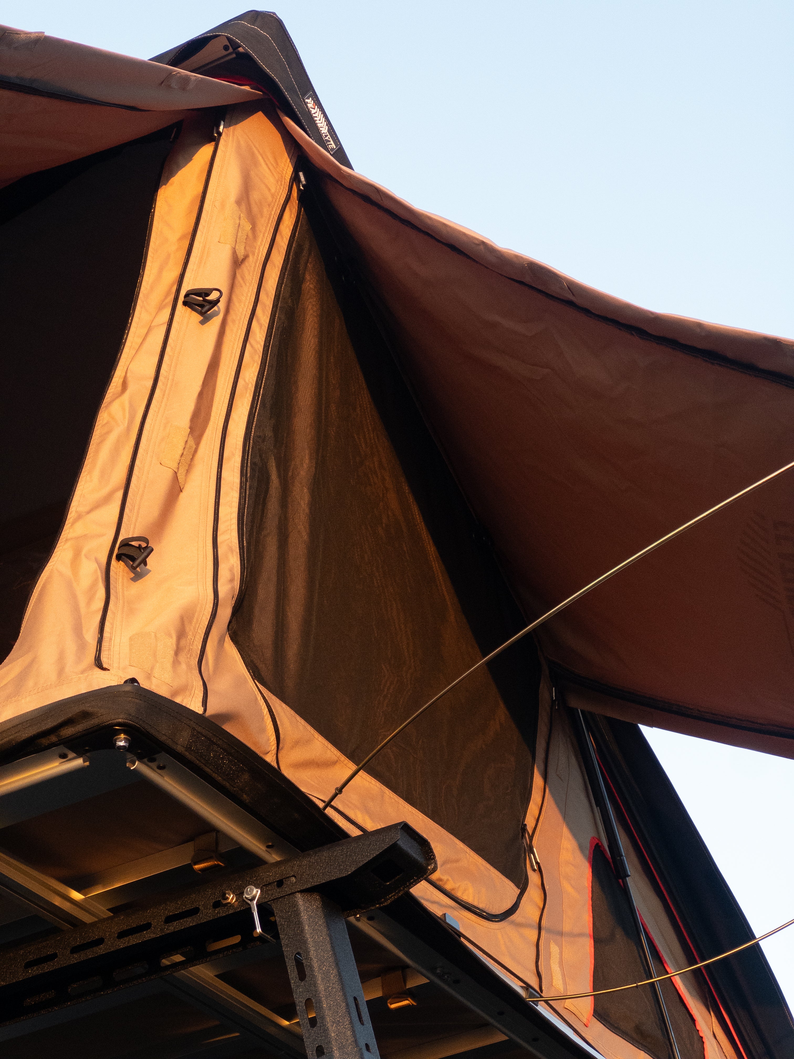 AIRCREST 2+ Person Rooftop Tent